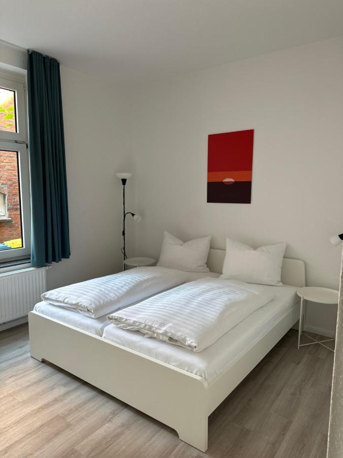Hotel Dh -Deutsches Haus- Эмден Экстерьер фото